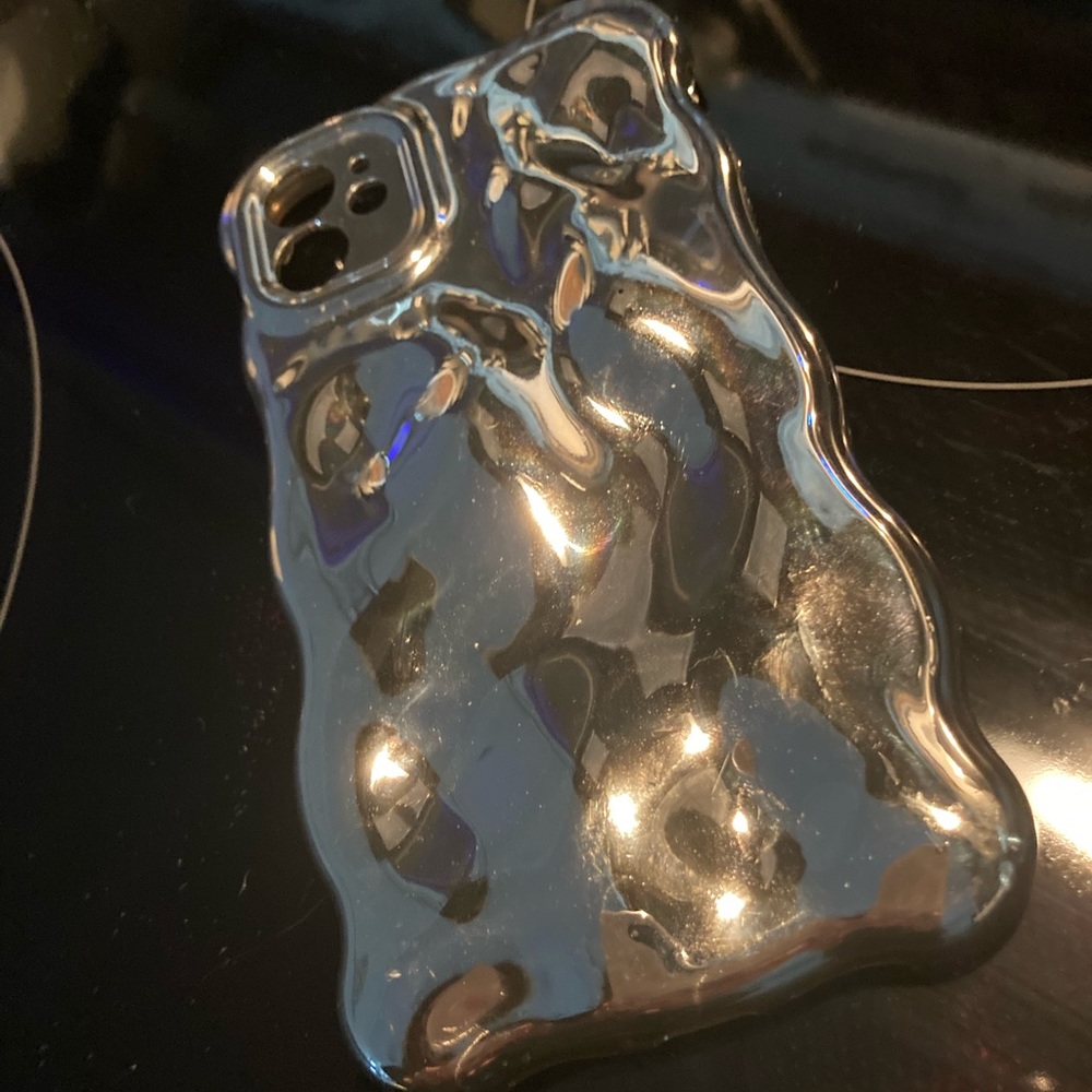 iPhone 11 silver bubble cover